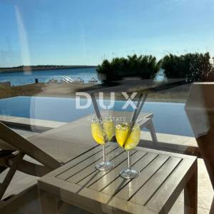 OTOK PAG, POVLJANA - 2S+DB stan, 78m2, 1. red do mora