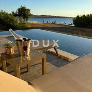 OTOK PAG, POVLJANA - 2S+DB stan, 78m2, 1. red do mora