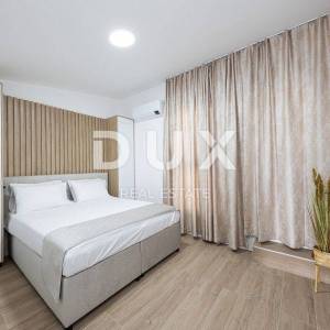 OTOK PAG, POVLJANA - Dvoetažni stan 83m2, 1. red do mora