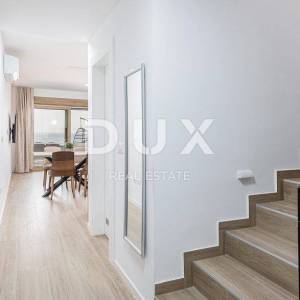 OTOK PAG, POVLJANA - Dvoetažni stan 83m2, 1. red do mora