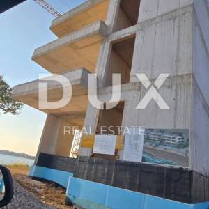 OTOK PAG, POVLJANA -  Ekskluzivan apartman na prvome katu, 10 metara od mora i plaže, 69,60m2