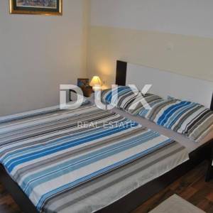 OTOK PAG, POVLJANA - Predivna kuća s dva apartmana i bazenom