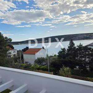 OTOK PAG, STARA NOVALJA - luksuzna kuća s bazenom na odličnoj lokaciji, novogradnja
