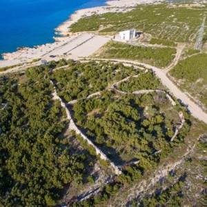 OTOK PAG, STARA NOVALJA - poljoprivredno zemljište na izuzetnoje lokaciji 