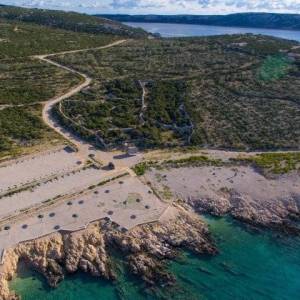 OTOK PAG, STARA NOVALJA - poljoprivredno zemljište na izuzetnoje lokaciji 