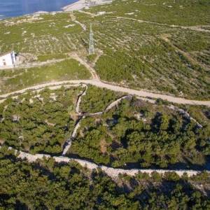 OTOK PAG, STARA NOVALJA - poljoprivredno zemljište na izuzetnoj lokaciji 