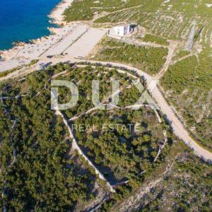 OTOK PAG, STARA NOVALJA - poljoprivredno zemljište na izuzetnoj lokaciji 