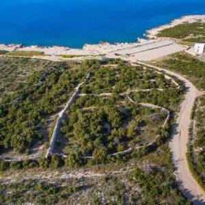 OTOK PAG, STARA NOVALJA - poljoprivredno zemljište na izuzetnoj lokaciji 