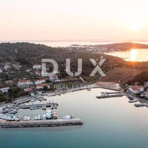 OTOK PAŠMAN, ŽDRELAC - Luksuzna kamena vila s bazenom pokraj mora