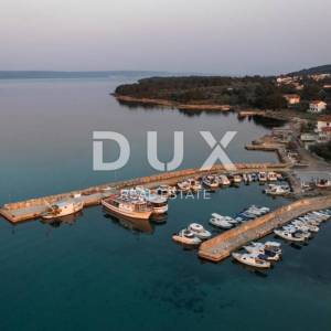 OTOK PAŠMAN, ŽDRELAC - Luksuzna kamena vila s bazenom pokraj mora