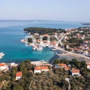 OTOK PAŠMAN, ŽDRELAC - Luksuzna kamena vila s bazenom pokraj mora