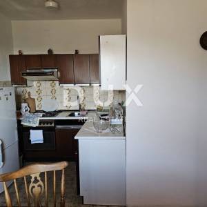 OTOK RAB - Apartmanska kuća pored mora!