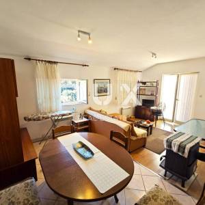 OTOK RAB - Apartmanska kuća 1. red do mora!