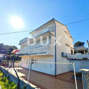 OTOK RAB - Apartmanska kuća 1. red do mora!