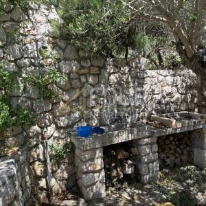 Otok Rab, Banjol, 112.25m2, 2 stana, okućnica