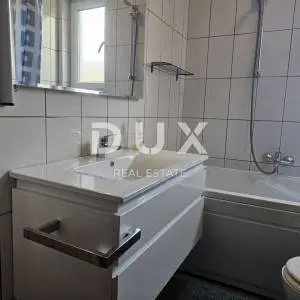 OTOK RAB, BANJOL - Apartmanska kuća, bazen, parking, pogled na more