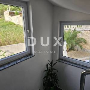 OTOK RAB, BANJOL - Apartmanska kuća, bazen, parking, pogled na more