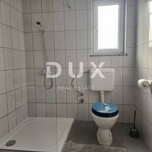 OTOK RAB, BANJOL - Apartmanska kuća, bazen, parking, pogled na more