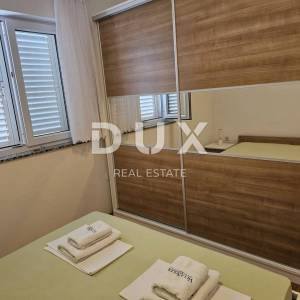 OTOK RAB, BANJOL - Apartmanska kuća, bazen, parking, pogled na more