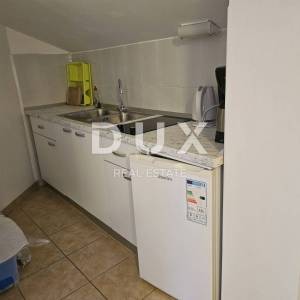 OTOK RAB, BANJOL - Apartmanska kuća, bazen, parking, pogled na more