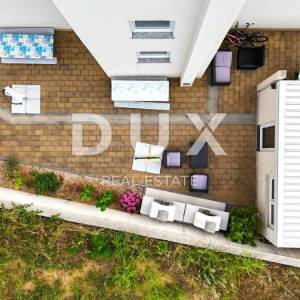 OTOK RAB, BANJOL - Apartmanska kuća, bazen, parking, pogled na more