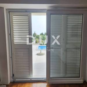 OTOK RAB, BANJOL - Apartmanska kuća, bazen, parking, pogled na more
