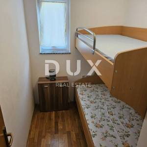 OTOK RAB, BANJOL - Apartmanska kuća, bazen, parking, pogled na more