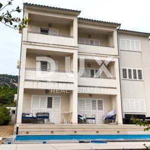 OTOK RAB, BANJOL - Apartmanska kuća, bazen, parking, pogled na more