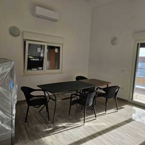 OTOK RAB, BANJOL - Dvoetažni stan s galerijom blizu mora
