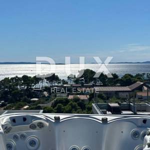 OTOK RAB, BANJOL - Luksuzni PENTHOUSE s 360° pogledom
