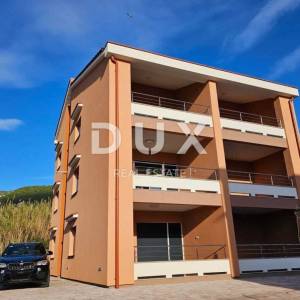OTOK RAB, BANJOL - PRILIKA! Stan u prizemlju, 1S+DB + PARKING + 250m od mora