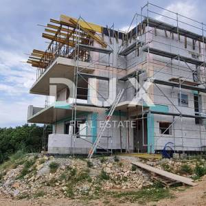 OTOK RAB, BANJOL - Stan s privatnim bazenom u zelenom okruženju