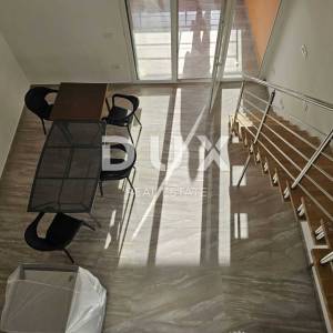 OTOK RAB, BANJOL - Stan u potkrovlju od 80m2 s galerijom
