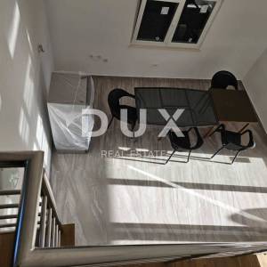 OTOK RAB, BANJOL - Stan u potkrovlju od 80m2 s galerijom