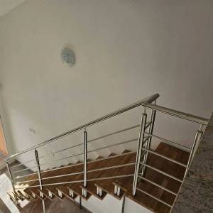 OTOK RAB, BANJOL - Stan u potkrovlju od 80m2 s galerijom