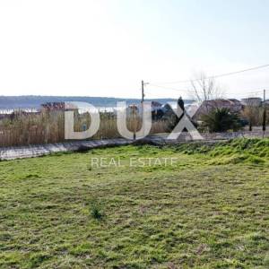 OTOK RAB, BARBAT - Građevinsko zemljište na dobroj lokaciji
