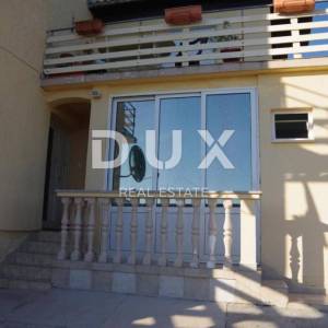 OTOK RAB, BARBAT - Kuća s 5 apartmana okružena prirodom