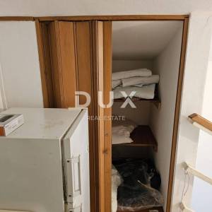 OTOK RAB, BARBAT - Kuća s apartmanima blizu plaža