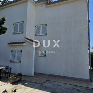OTOK RAB, BARBAT - Kuća s apartmanima blizu plaža