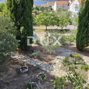 OTOK RAB, BARBAT - Kuća s apartmanima blizu plaža
