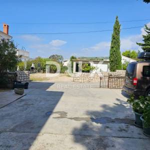 OTOK RAB, BARBAT - Kuća s apartmanima blizu plaža