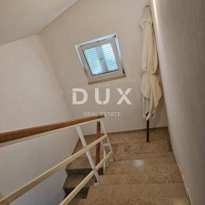 OTOK RAB, BARBAT - Kuća s apartmanima blizu plaža