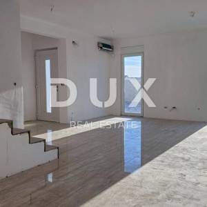 OTOK RAB, BARBAT - Luksuzna vila modernog dizajna - Vaša nekretnina 300m od mora!