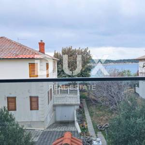 OTOK RAB, BARBAT - Posljednji stan na TOP lokaciji - 50m od mora!