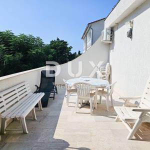 OTOK RAB, BARBAT - Samostojeća kuća s apartmanima i garažom, SAMO 130 m od mora!