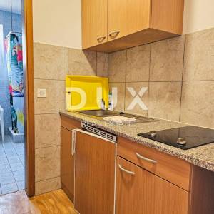 OTOK RAB, BARBAT - Samostojeća kuća s apartmanima i garažom, SAMO 130 m od mora!