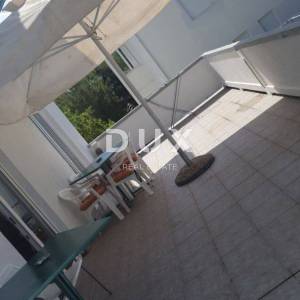 OTOK RAB, BARBAT - Samostojeća apartmanska kuća na odličnoj lokaciji