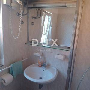 OTOK RAB, BARBAT - Samostojeća apartmanska kuća na odličnoj lokaciji