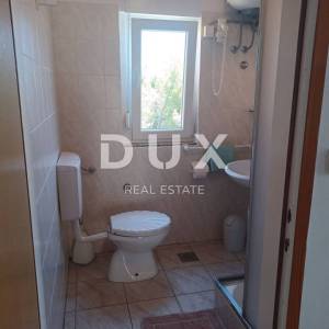 OTOK RAB, BARBAT - Samostojeća apartmanska kuća na odličnoj lokaciji