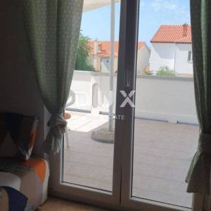OTOK RAB, BARBAT - Samostojeća apartmanska kuća na odličnoj lokaciji